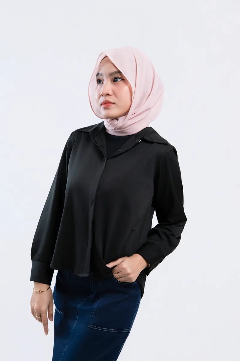 Lulu Nabila — Procurement Specialist