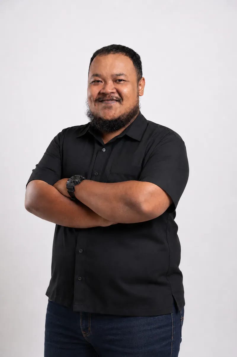 Muhammad Yuqa Nurrahman — AI Architecture & Marketing Designer
