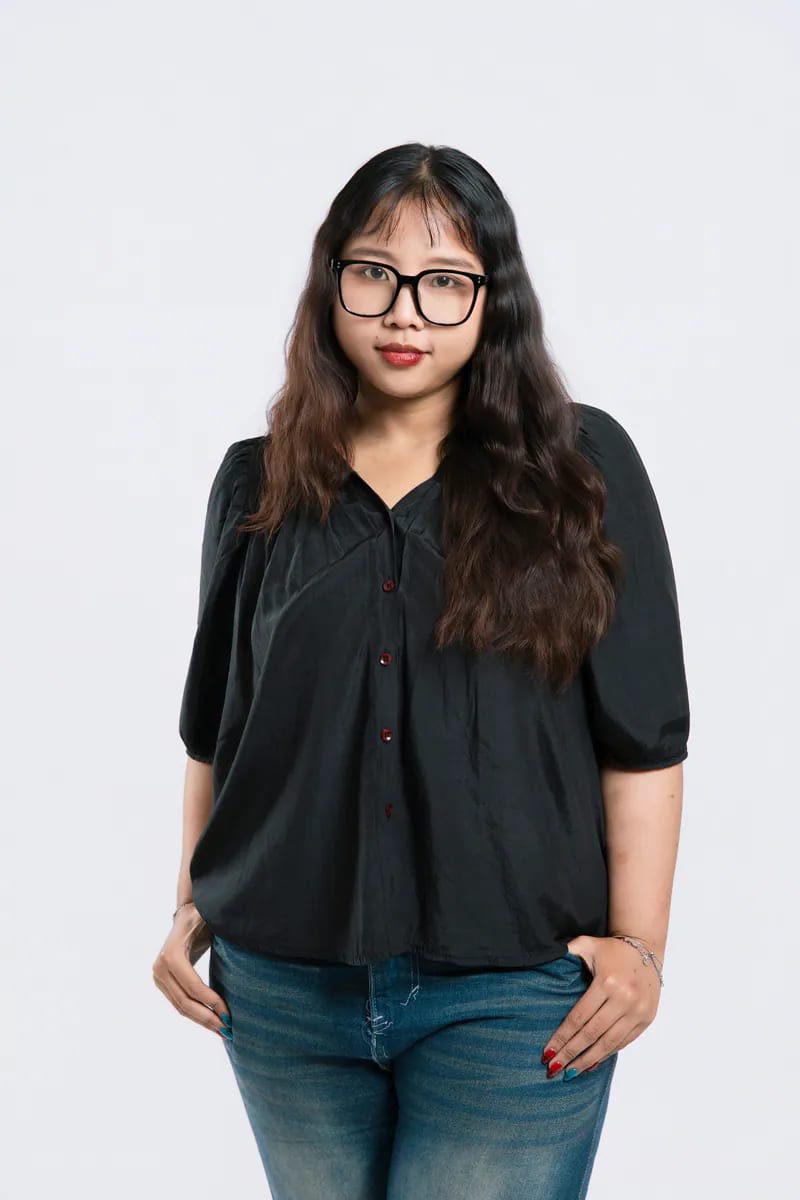 Meeva Sucianda Bejeng — Legal Contract & Administration Specialist